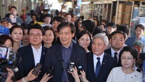 조국, 추석선물 ‘굴비’ 사러 13일 만에 영광행…재선거 ‘올인’