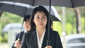 김혜경 재판부, 재결심 또 연기…피고인·측근 금융정보 확인키로