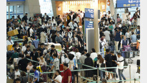 “추석 연휴에 연차 붙여 일본 가요”…인천공항 벌써 ‘북새통’