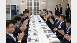 [사설]험악한 민심 전달 않고 “우리는 하나” 외치고 끝난 용산 만찬