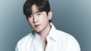 신화 이민우, 데뷔 26년 만에 연극 첫 도전…‘레미제라블’ 출연