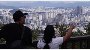 대출 조이자 서울 아파트 매매·전셋값 둔화…월세로 갈아타나