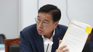 “200만원 월급 떼서 국과장 모시는날” 9급 공무원 절규