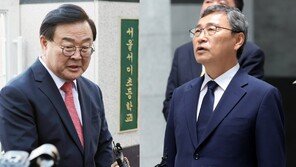 정근식 “선거공보 조작 경악” vs 조전혁 “아들 탈세 의혹 해명해야”