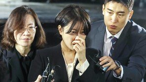 조사 4시간 만에 귀가한 문다혜 “죄송합니다” 거듭 사과