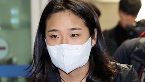 안세영, 나갈 때처럼 들어올 때도 혼자…의문 키우는 ‘시간차 입국’