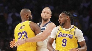 NBA 최초 ‘父子 동반 출전’… 르브론-브로니 “최고의 순간”