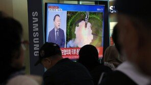 북한 ICBM 고각 발사, 80여분 비행…美대선 앞 고강도 도발