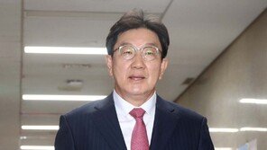 권성동, 야 ‘윤석열 탄핵 주장’에 “선거 개입 아냐…법적 문제 없어”