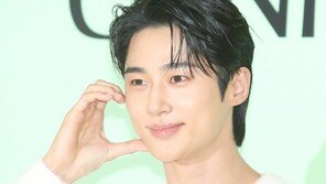 ‘대세’ 변우석 “소아환우 위해 써달라” 3억원 기부