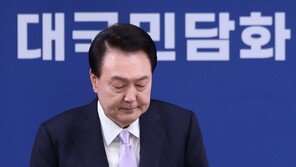 끝장토론 아니었나…2시간 넘어가자 尹 “하나 정도만 하자, 목 아프다”