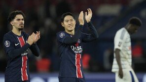 이강인, PSG 입단 후 첫 멀티골…앙제에 4-2 승리