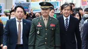 軍검찰 ‘항명 혐의’ 박정훈 대령 징역 3년 구형…변호인 “무죄”