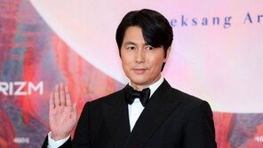 ‘아빠’ 된 정우성, 4일 뒤 청룡영화상 간다…‘아들’ 언급할까 