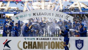 국내 프로야구·축구 접수한 ‘골든블랑’… 승리·축하 상징 샴페인 브랜드 자리매김