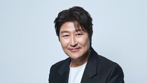 [인터뷰]송강호 “저도 이런 제가 반가워요”