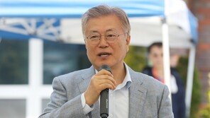 문재인 “軍, 국민에 맞서는 잘못 다시 범해선 안돼”