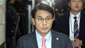 윤상현 “朴탄핵 반대해 욕 먹었지만 1년 뒤엔 다 찍어줘” 발언 논란