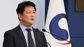 고환율 피해 중기에 ‘경안자금’ 투입 검토…‘대환대출’ 연장