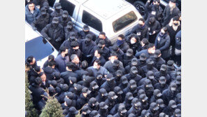 외신, ‘尹 체포 시도’ 실시간 보도…“서울서 극적 드라마”