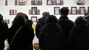 “영원한 천국서 쉬길”…무안 제주항공 참사 희생자 발인 이틀째 