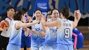 여자농구 신한은행, 삼성생명 65-62 제압…이경은 13점 활약