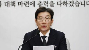 권성동 “당론 어긴 김상욱에 탈당 권유”…金 “탈당 생각 없다”