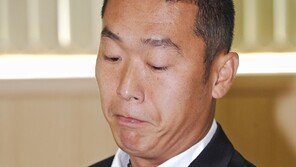 “3차 안 가?” 맥주병 폭행 정수근, 징역 2년…법정 구속