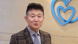 “소아암 환우 위해 발로 뛰며 모금”