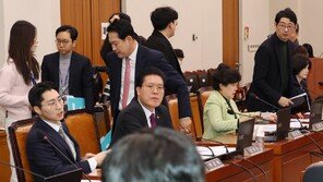 ‘명태균 특검법’ 법사위 상정 속도전…여당 반발 퇴장