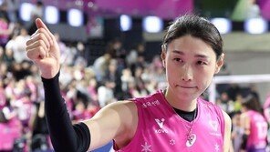 ‘배구 여제’ 김연경 은퇴 선언…“즐기고 웃으며 끝까지 응원을”