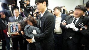 “하늘아, 하늘아, 하늘아…” 7살 소녀 떠나는 날, 울음바다 된 장례식장