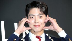 박보검 ‘더 시즌즈’ MC 확정…역대 최초 ‘배우’ MC