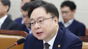 “내년 의대정원 추계위서 못 정하면 대학총장이 4월 30일까지 결정”