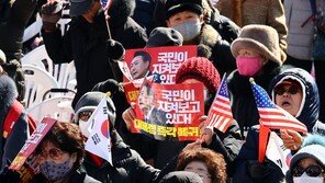 탄핵심판 막판 여론전…與 “불공정 벗어나야” 野 “윤 평생 수감”