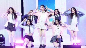 ‘멤버 8명’ SM 새 걸그룹 하츠투하츠 “소녀시대가 롤모델”