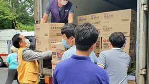 물품 지원에 임직원 봉사까지… 유통업계, 대형 산불 피해 현장에 구호 손길