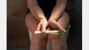 17세 소녀가 50세男 대리모로 쌍둥이 출산…中발칵