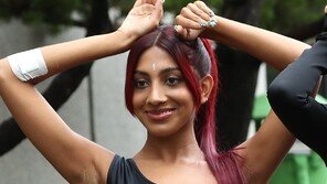 하이브 다국적 걸그룹 멤버 라라, 동성애자 커밍아웃 “부끄럽지 않아”