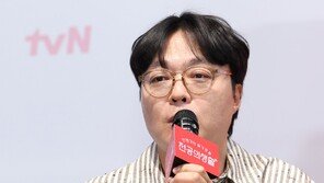 ‘언슬전’ 신원호 “‘슬의생’ 세계관 확장…초년생 이야기 하고파”