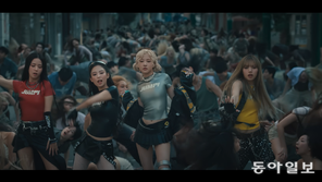 한국 골목길서 무아지경 군무…블랙핑크 ‘뛰어’ 뮤비 1억뷰 돌파