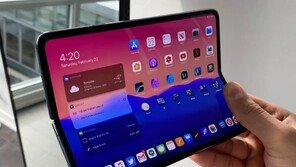 아이폰은 곧 접는데…계속 펴져있는 아이패드