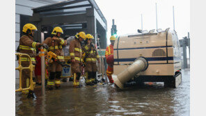 홍콩 5일 하루 358mm 사상 최대 폭우 강타…펌핑 로봇 3대 투입