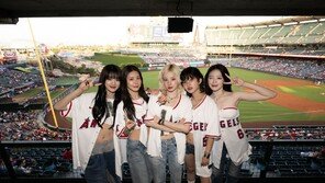 아이들, 美 MLB ‘LA 에인절스 프리게임’ 공연에 시구까지