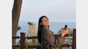 설현 몰라보겠네…한층 성숙해진 얼굴