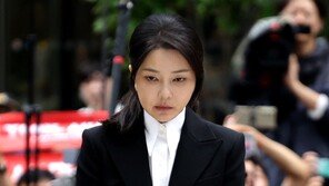 [사설]첫 포토라인 선 김건희 “저같이 아무것도 아닌 사람이…”