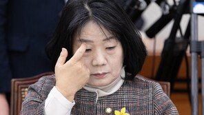 특사 거론 윤미향 “저 욕하는 것들 불쌍…저는 참 편안하다”