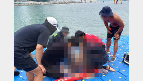 부산 송도해수욕장서 카약 뒤집어져 60대 남성 숨져