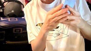 ‘두번째 시그널’ 촬영 끝…김혜수 애정 어린 눈빛 인증샷