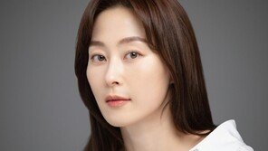 프로골퍼 차서린, 잠실 두산-NC전 승리기원 시구 진행